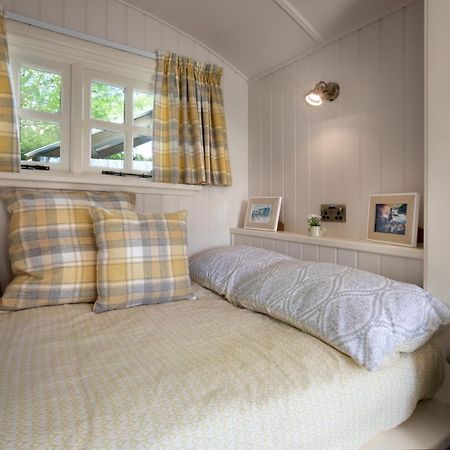 The Heron Shepherds Hut At Lyth Valley Brigsteer Luaran gambar